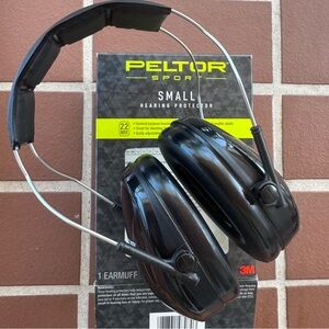 3M Peltor Sport Hearing Protector (good for Kids), size Small